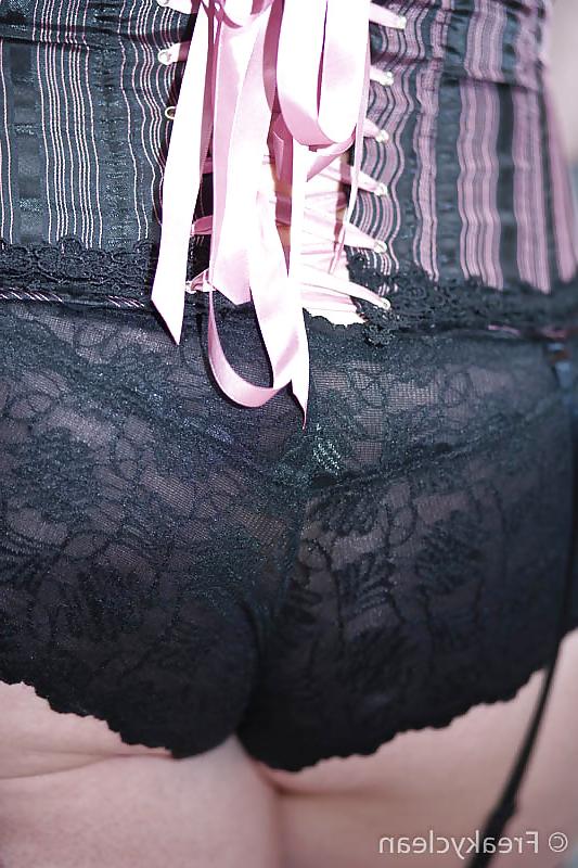 22P Wife with Corset