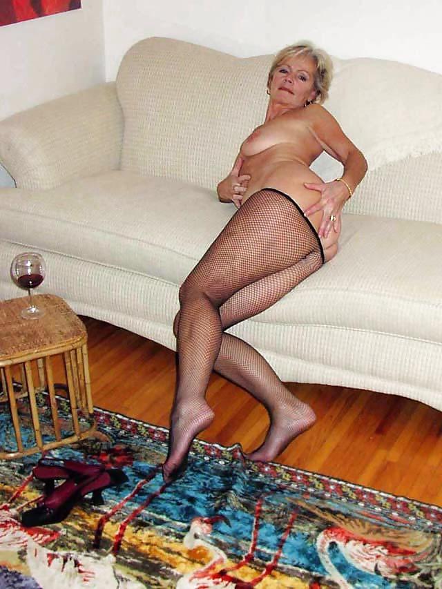 25P Pro mature ladies wearing pantyhose mix.1