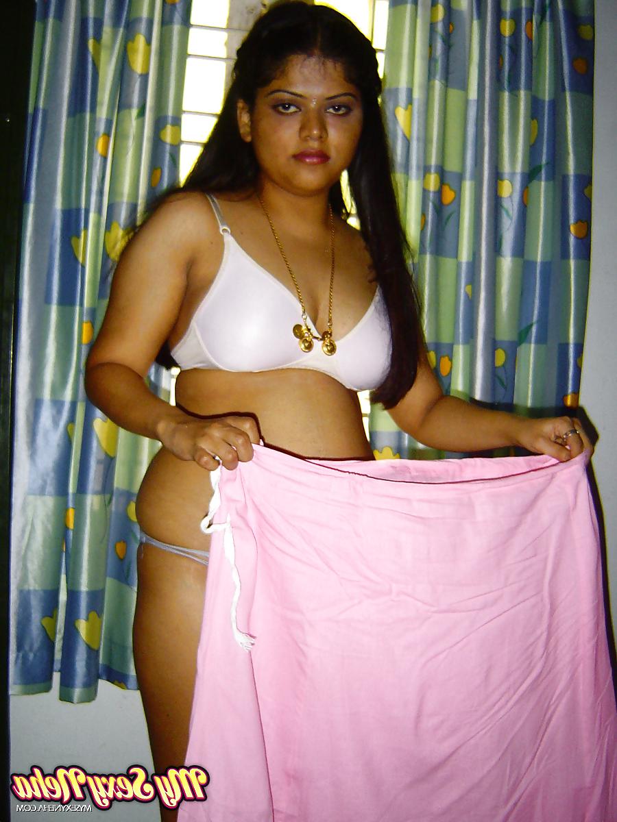 25P Desi Bengali Neha Flashig Body