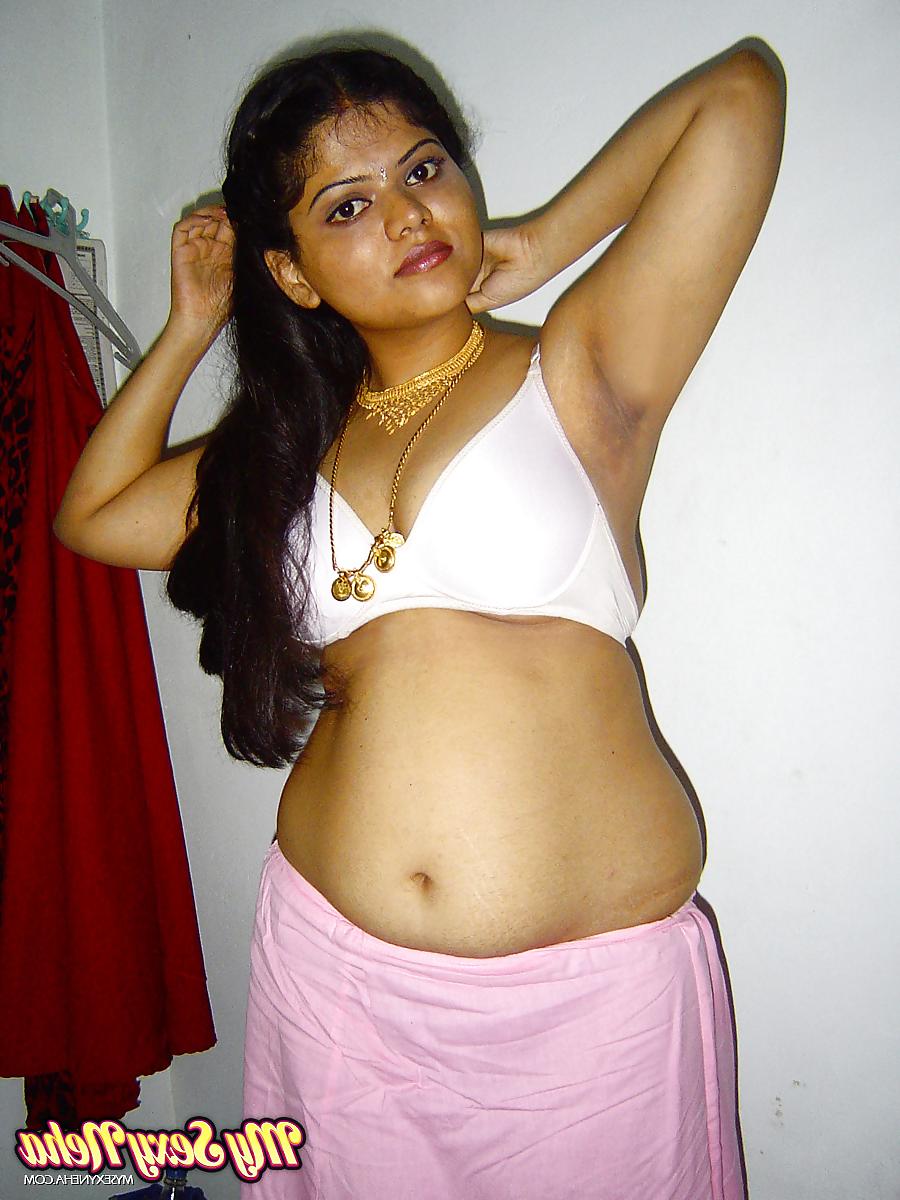 25P Desi Bengali Neha Flashig Body
