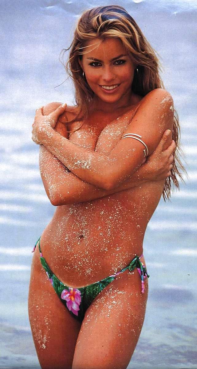 18P Sofia Vergara a cocktail dress a seductive in skimpy bikinis