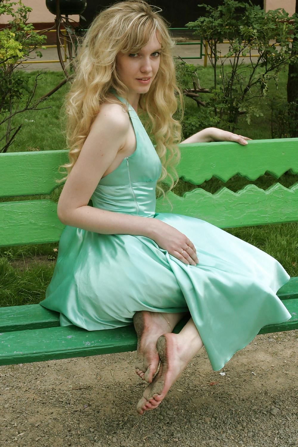 22P Girls  bare dirty feet  outdoor