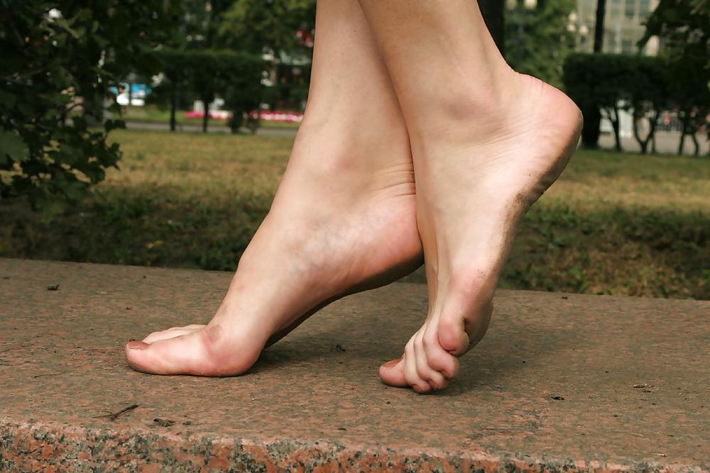 22P Girls  bare dirty feet  outdoor