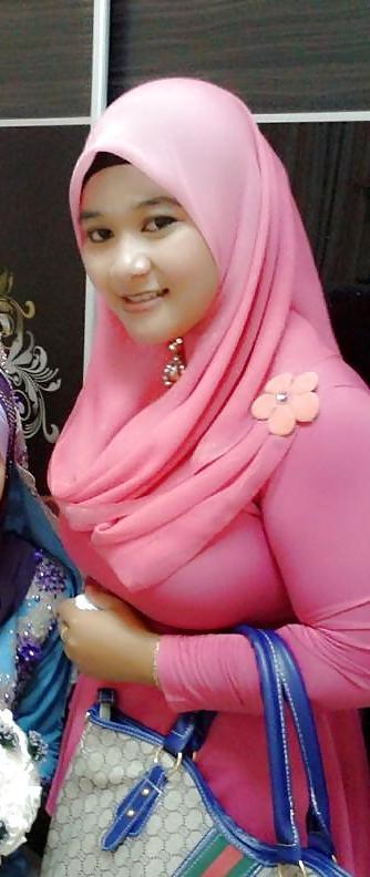 25P Awek . Tetek . Puki & Memek Montok.