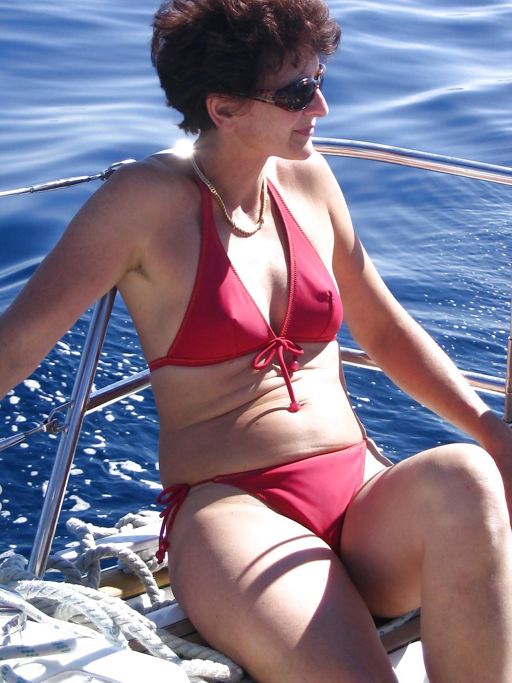 10P Sexy in the boat