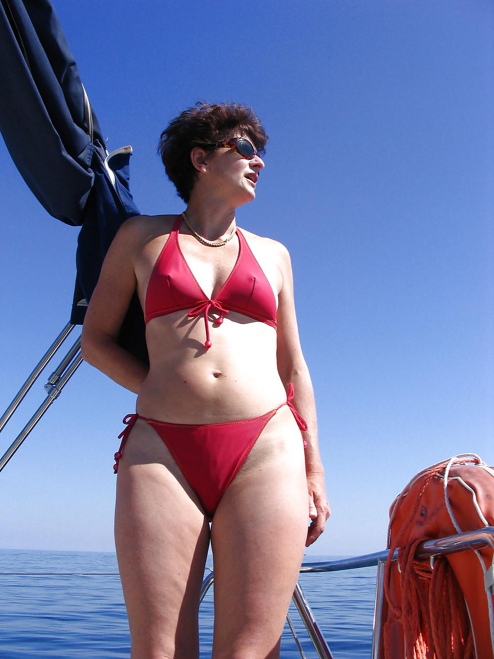 10P Sexy in the boat