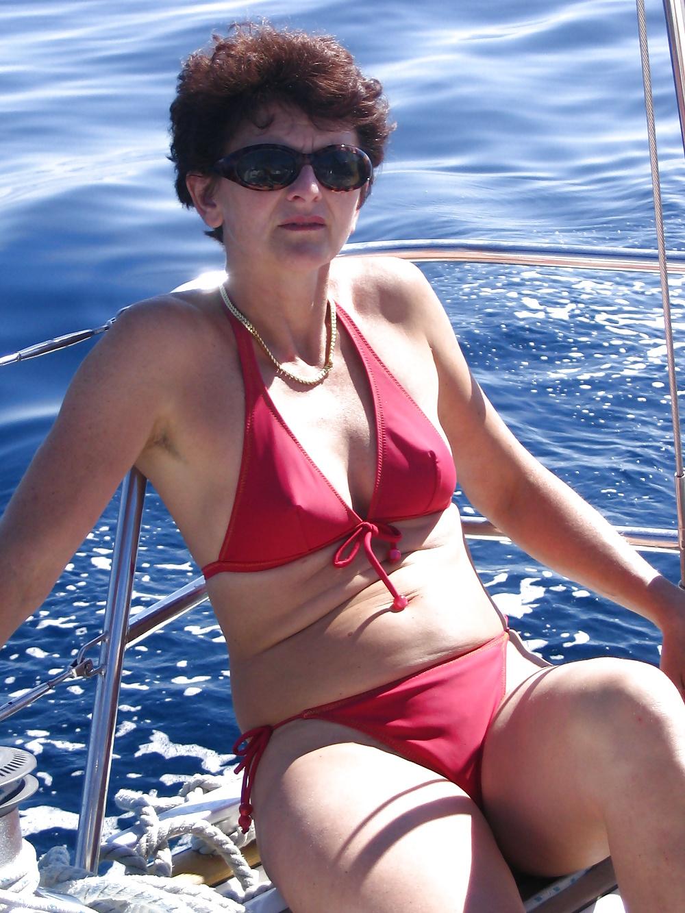 10P Sexy in the boat