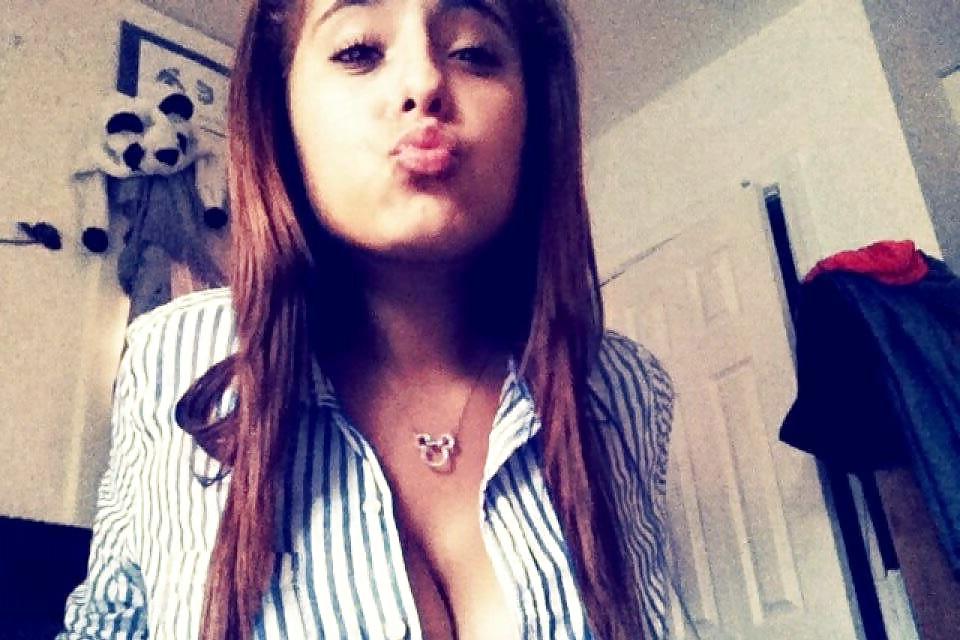 17P Busty Amatuer 12