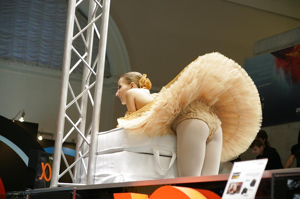 16P Upskirt and pantyhose 3
