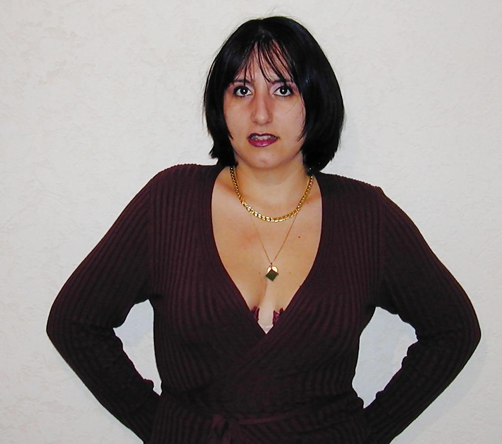 25P Scenes From An French Milf
