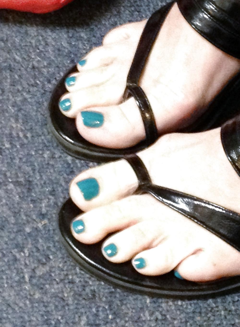 16P Wife's blue toes