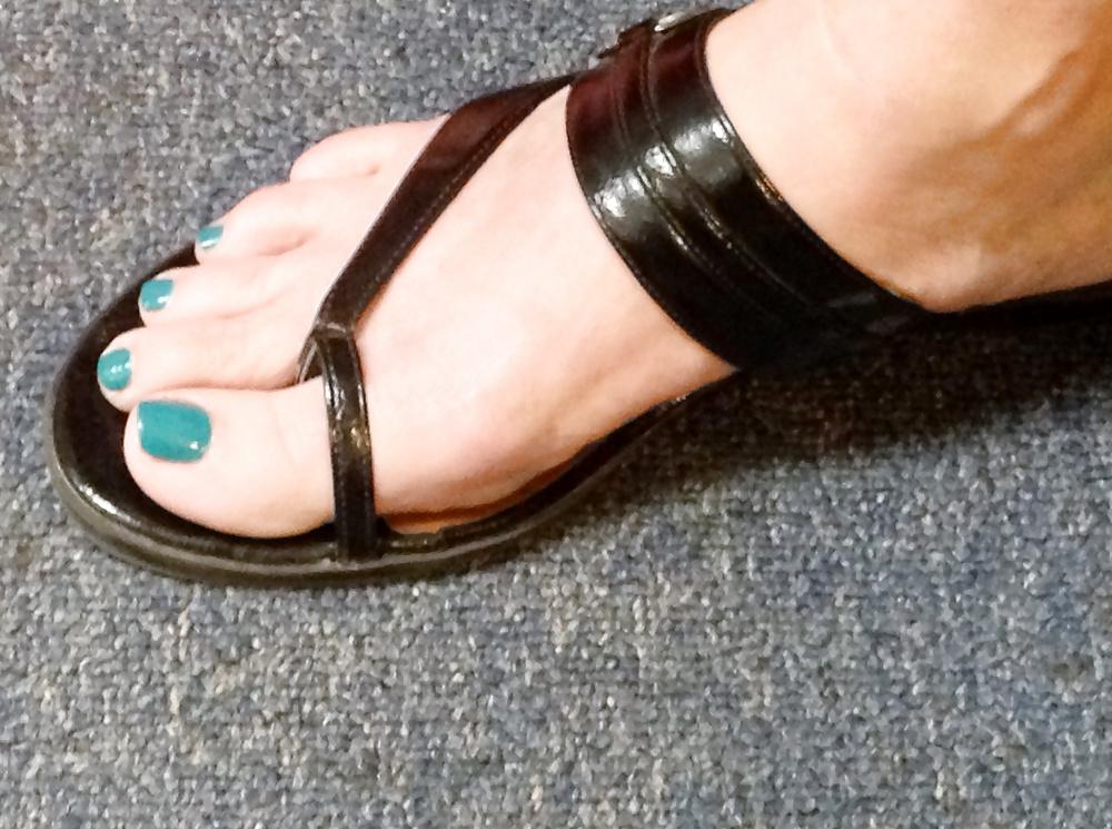 16P Wife's blue toes