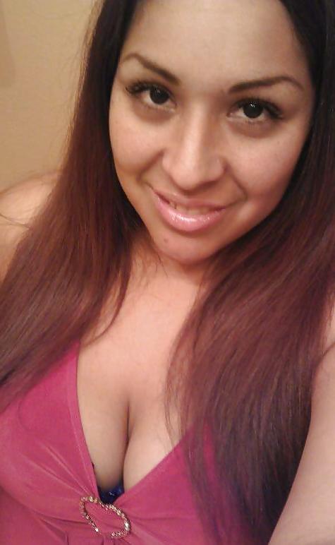 25P Thick latina milf