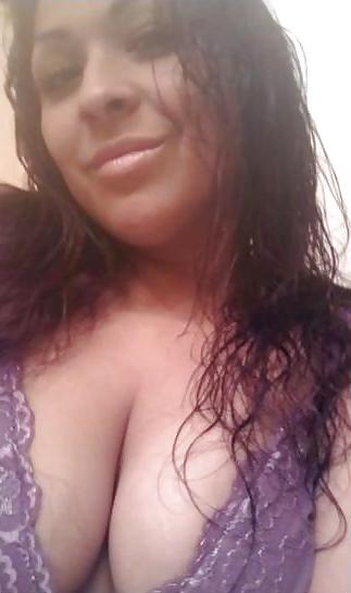 25P Thick latina milf