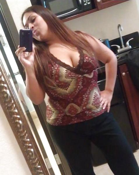25P Thick latina milf