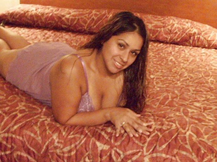 25P Thick latina milf