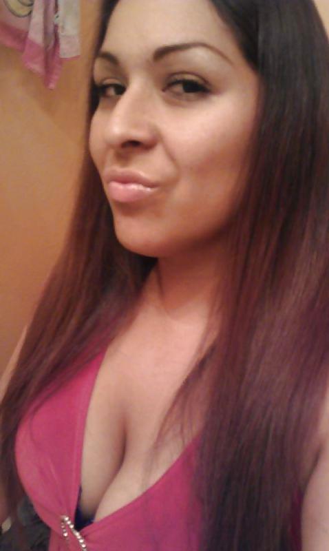 25P Thick latina milf
