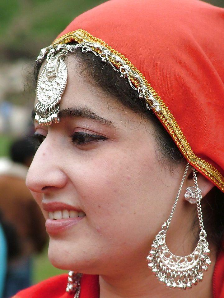 8P Pakistani girlz