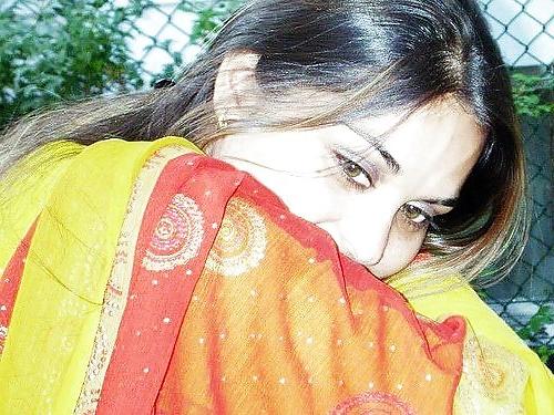 8P Pakistani girlz