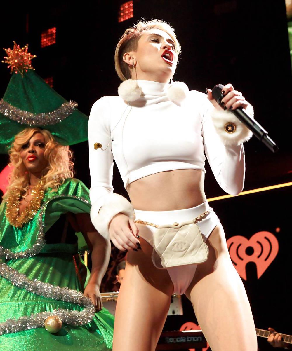 24P Miley Cyrus - This Slut needs a hard Fuck