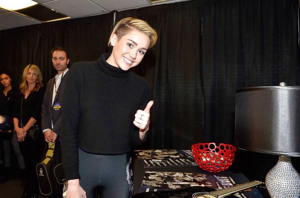 24P Miley Cyrus - This Slut needs a hard Fuck