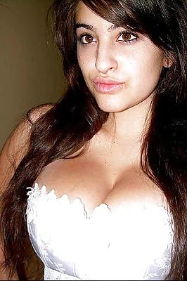 16P Busty Amatuer 18