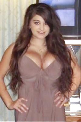 16P Busty Amatuer 18