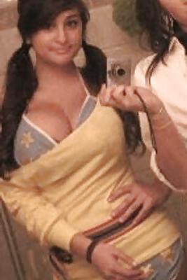 16P Busty Amatuer 18