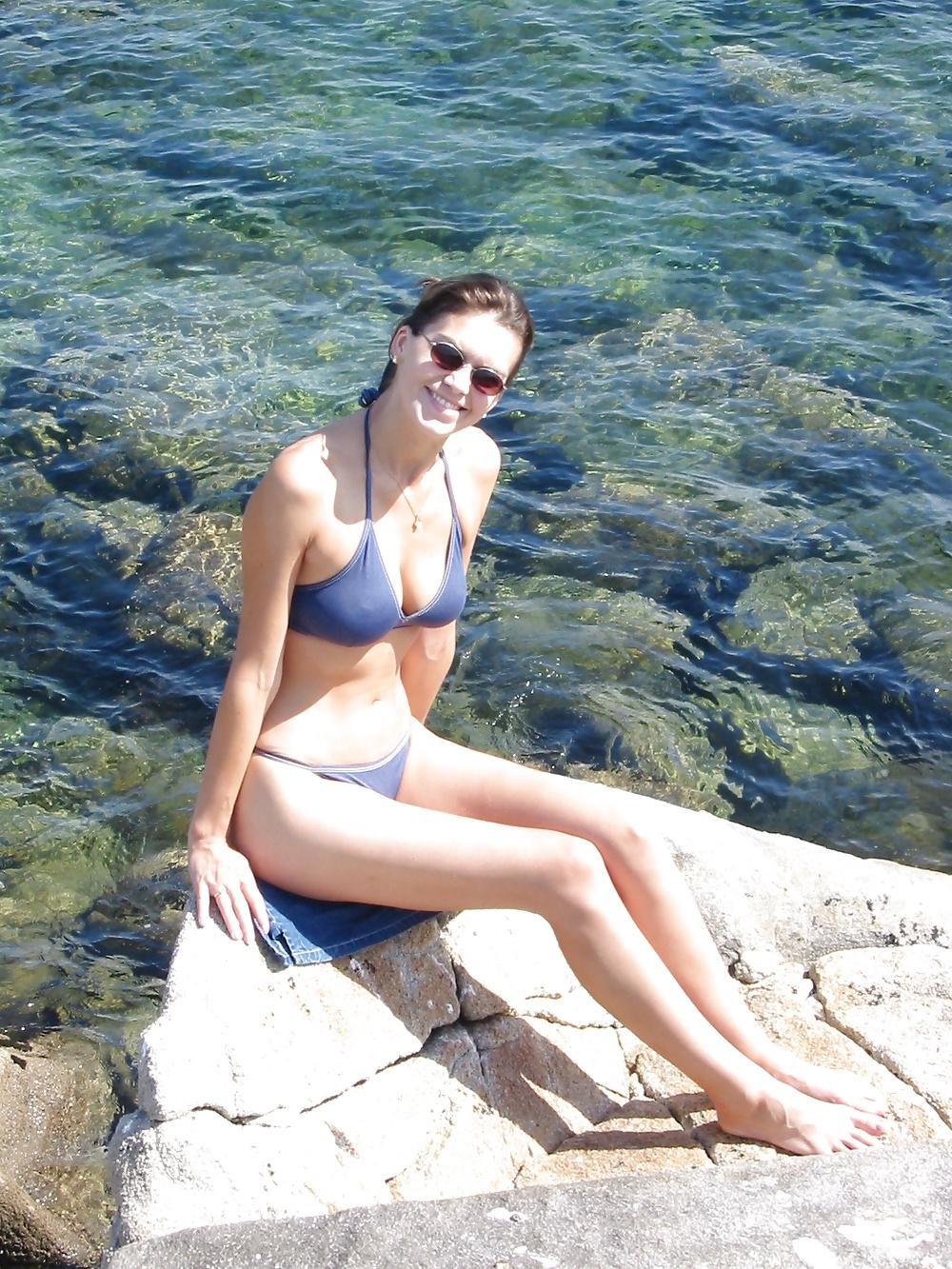15P Sexy French Wife