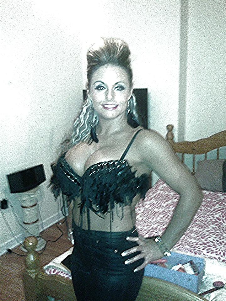11P Busty Gypsy Milf
