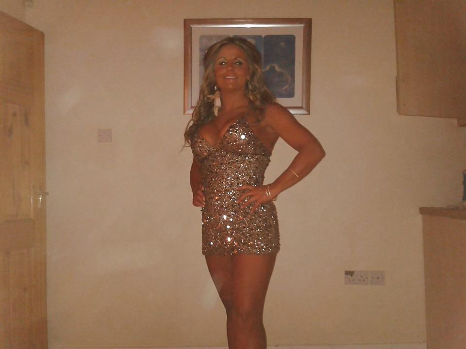 11P Busty Gypsy Milf
