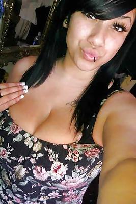 20P Busty Amatuer 32