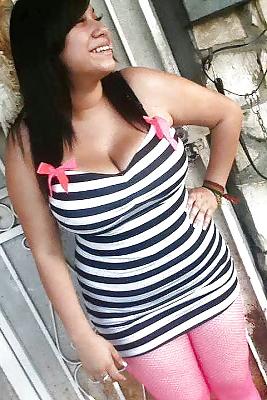 20P Busty Amatuer 32