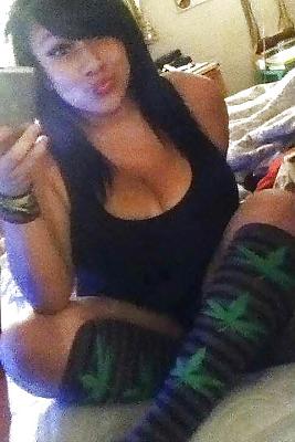 20P Busty Amatuer 32