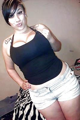 20P Busty Amatuer 32