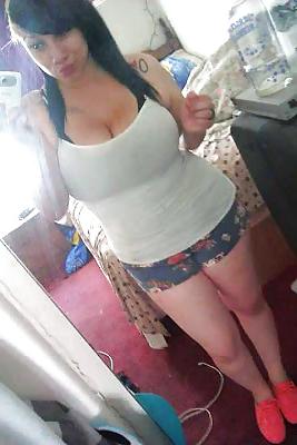 20P Busty Amatuer 32