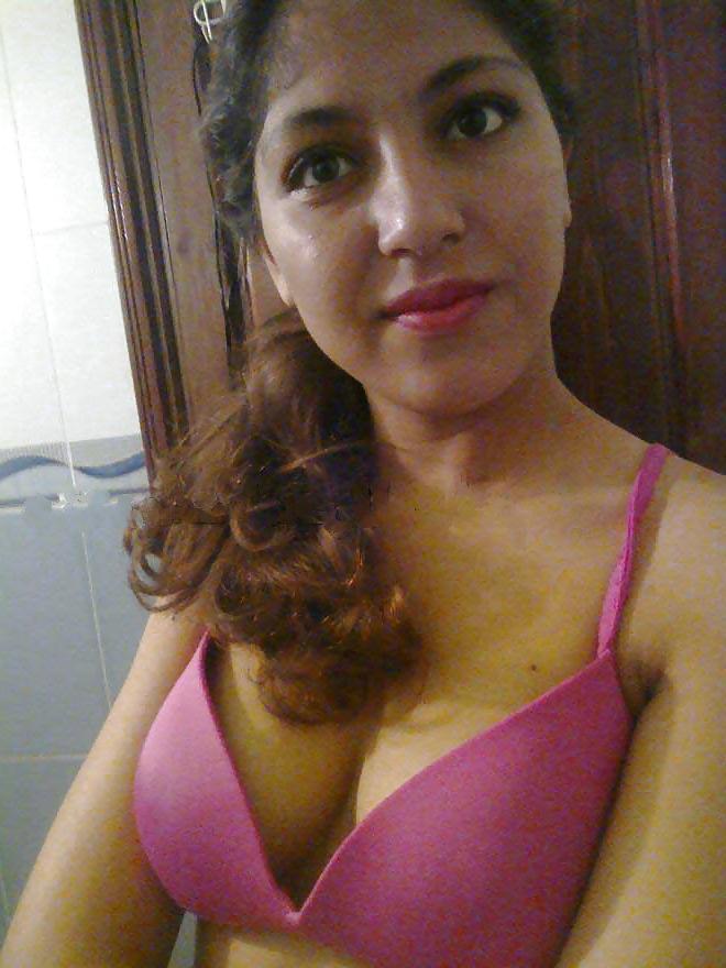 14P Sexy Moroccan girl showing off her body