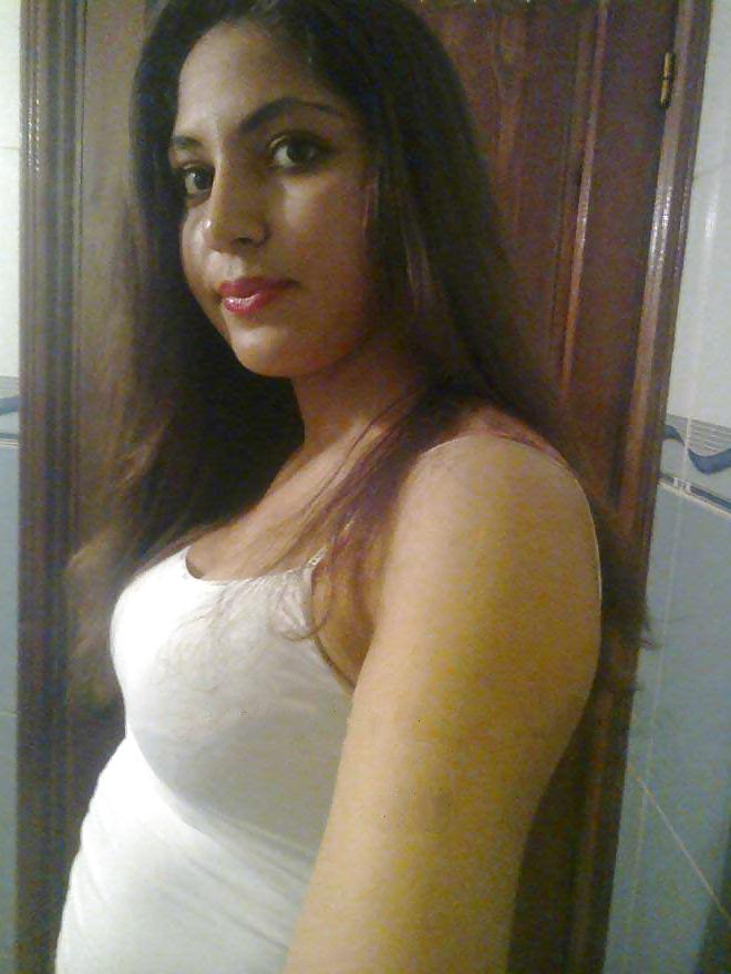 14P Sexy Moroccan girl showing off her body