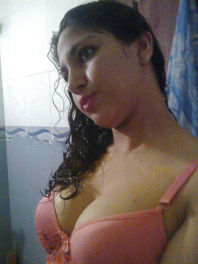 14P Sexy Moroccan girl showing off her body