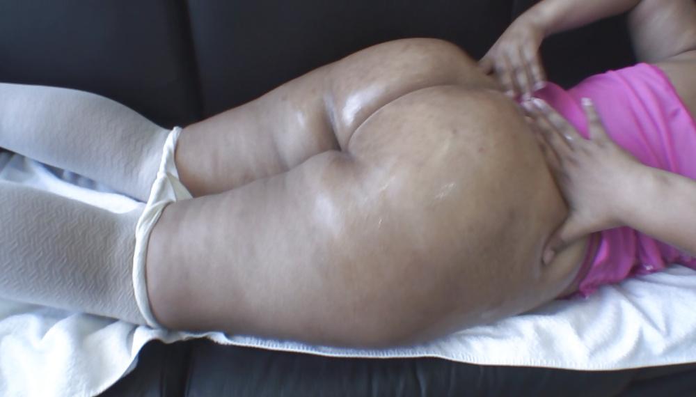 25P Thick Milf Latina Shirley Oiled