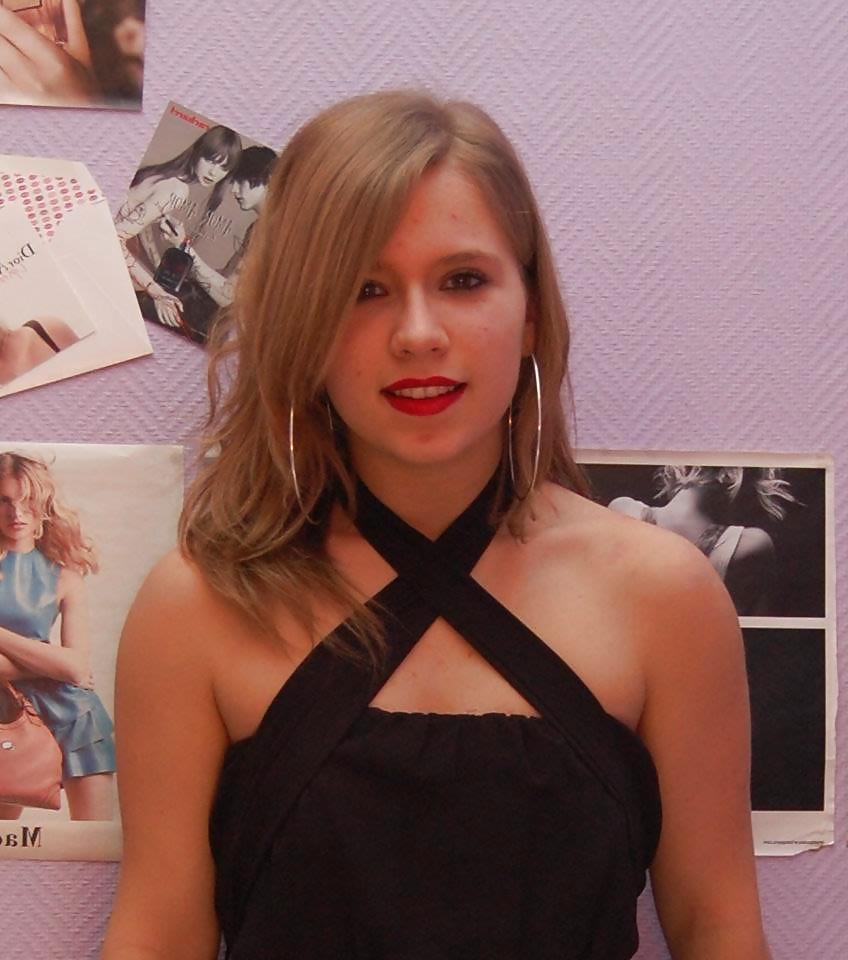 14P Elise french Slut