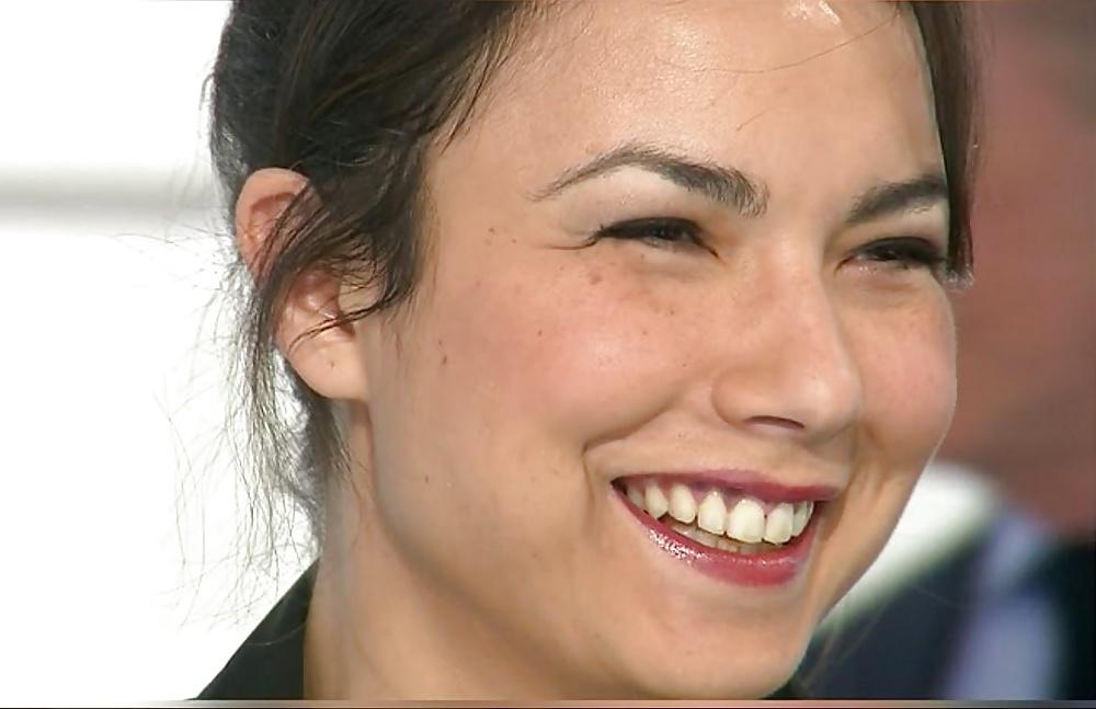 25P French TV Girl - Anais