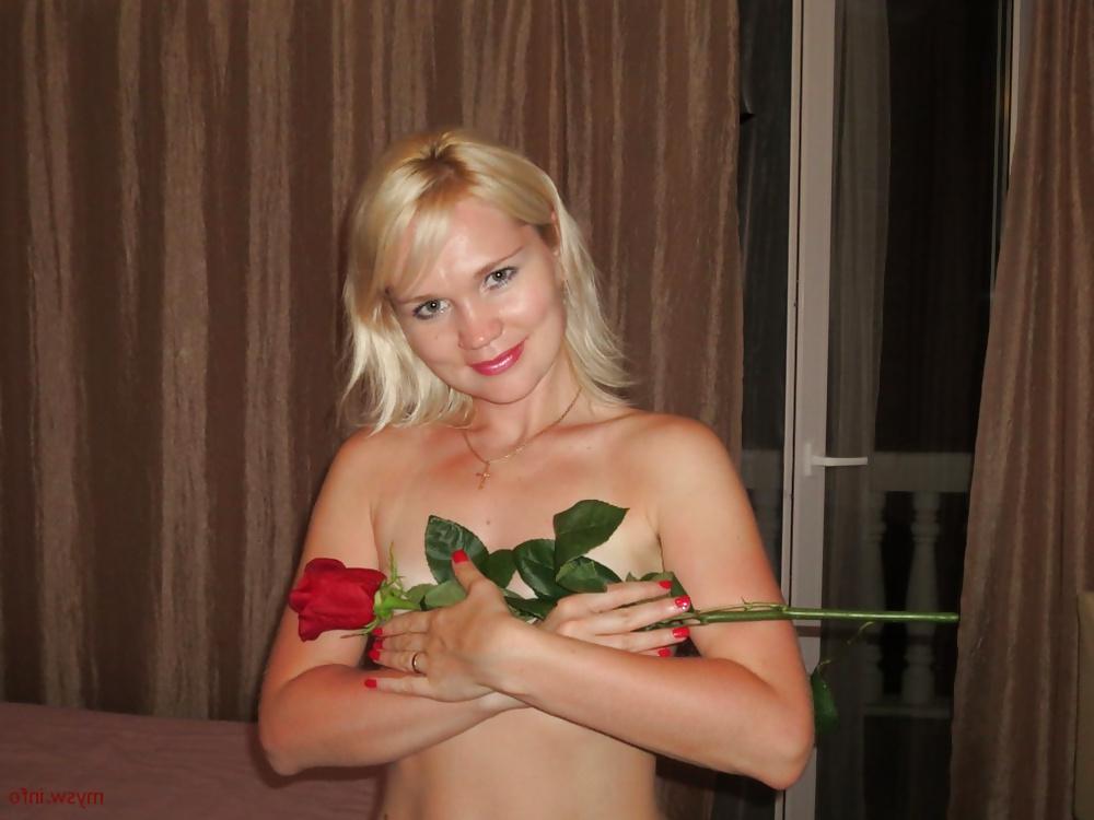 25P MILFs little tits
