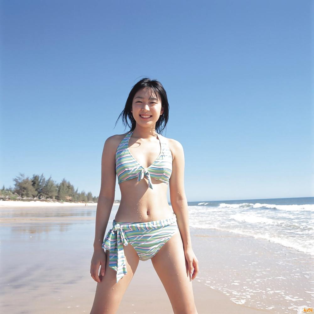 20P Japanese Girl Swimwear 02