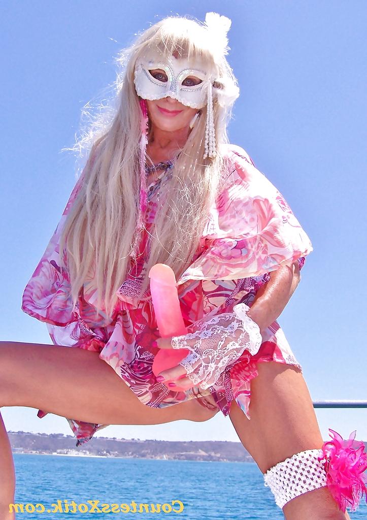 6P Countess Xotik - Big Pink in my little pink pussy
