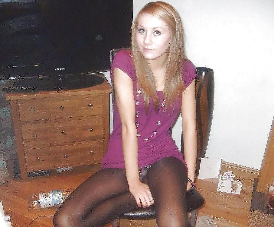 25P Pantyhose Blondes