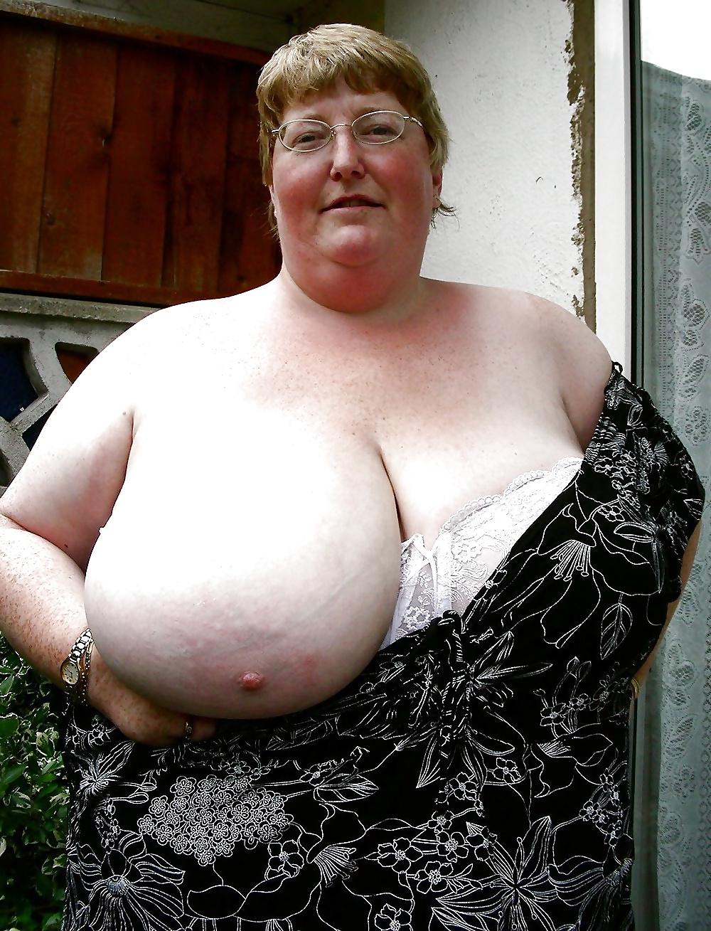 25P She Has Only One Breast Out 5