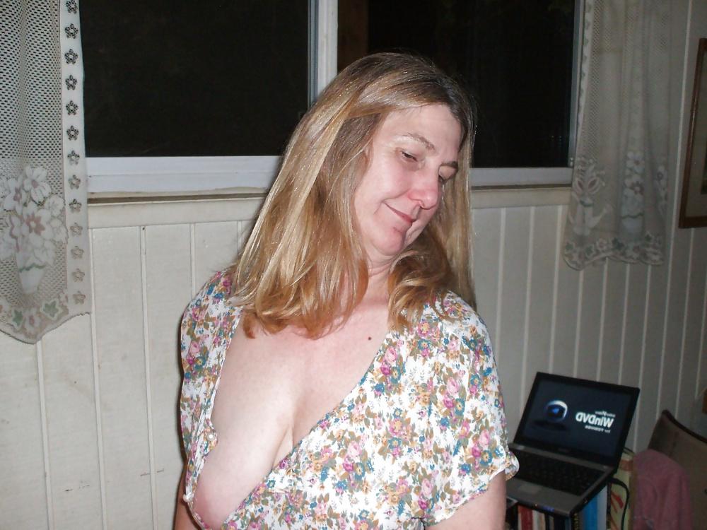 25P She Has Only One Breast Out 5