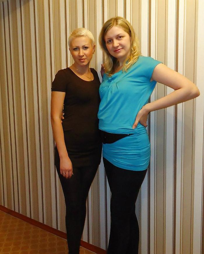 8P Linda mit dick gefickter Sabine. Pregnant slut Sabine