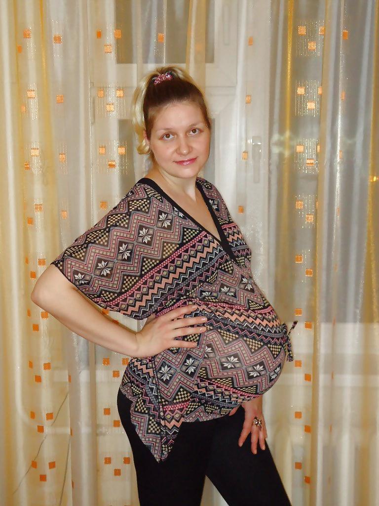 8P Linda mit dick gefickter Sabine. Pregnant slut Sabine
